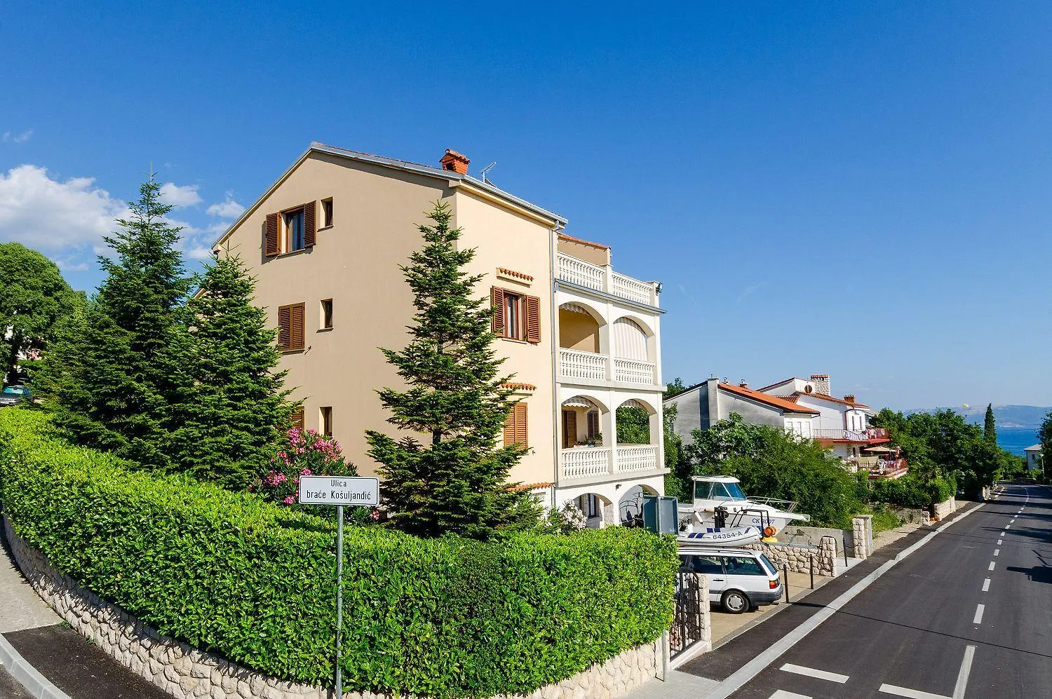 Helles Apartment Mit Traumhaften Meerblick, Grill Und Nur 500 Meter Zum Strand Dramalj Croatia