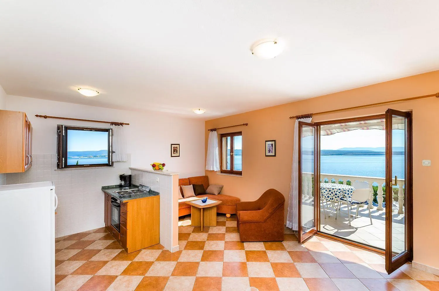 Helles Apartment Mit Traumhaften Meerblick, Grill Und Nur 500 Meter Zum Strand Dramalj Croatia