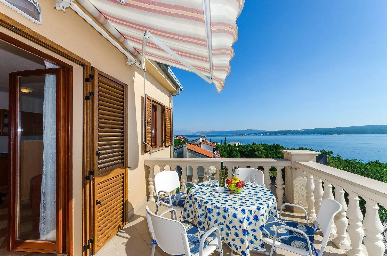 Helles Apartment Mit Traumhaften Meerblick, Grill Und Nur 500 Meter Zum Strand Dramalj